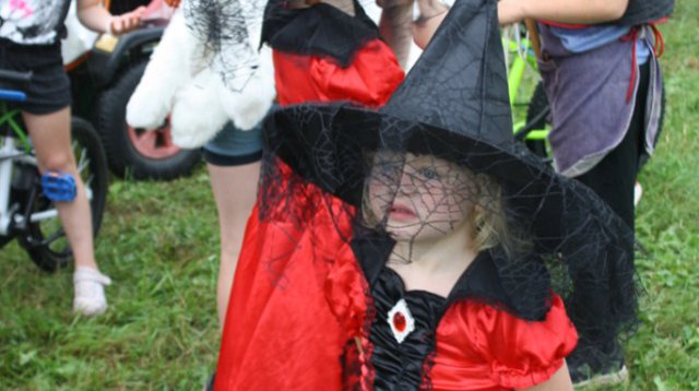 Zomerfeest optocht (vrijdag 25 augustus 2023)